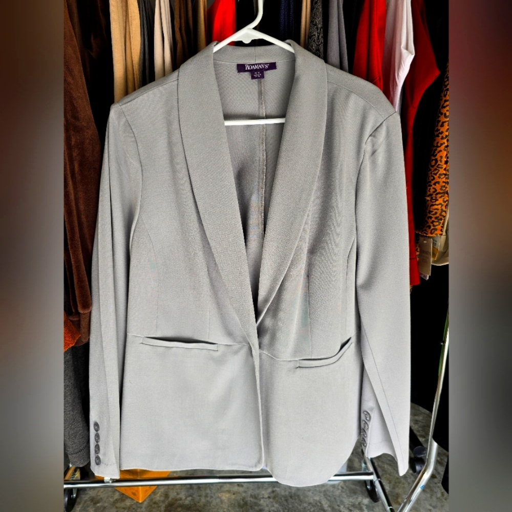 Plus Women's Grey Blazer
